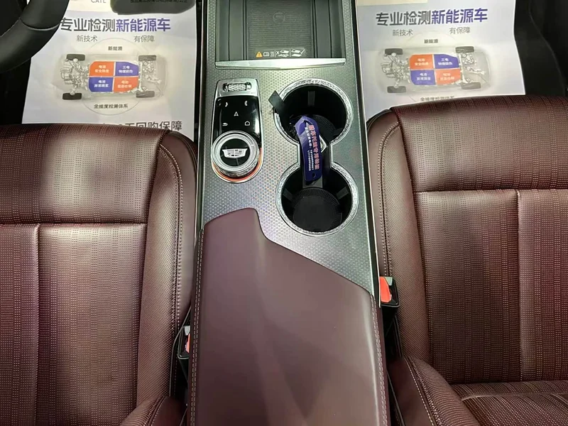 Cadillac XT5 — фото 6
