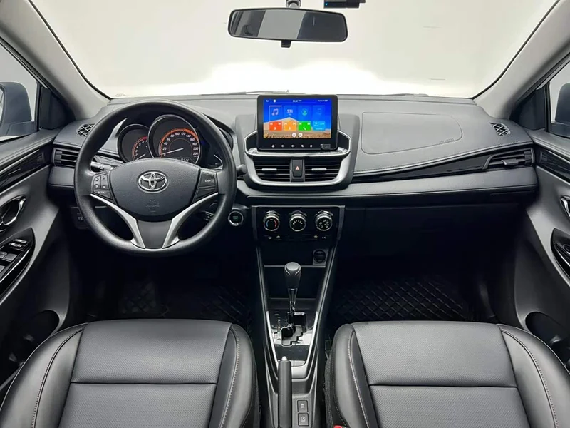 Toyota Yaris L — фото 13