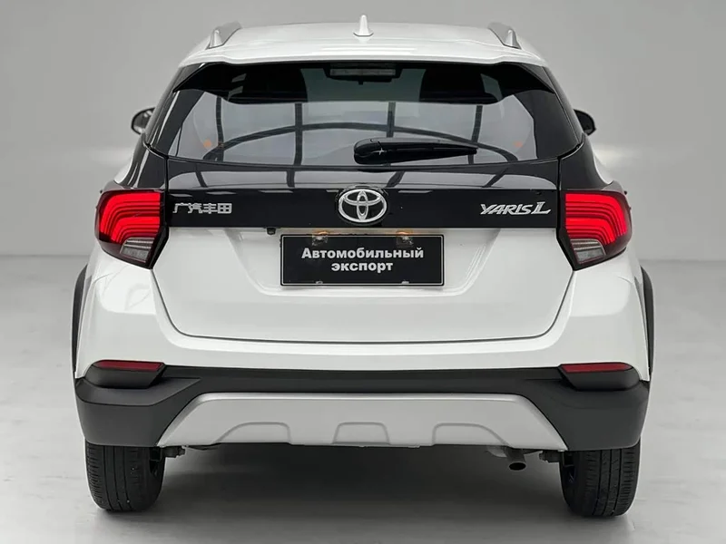 Toyota Yaris L — фото 9