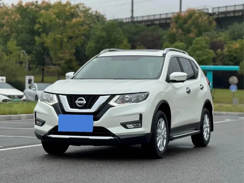 Nissan X-Trail — фото 1