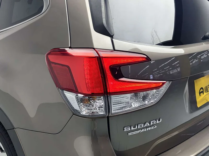 Subaru Forester — фото 12