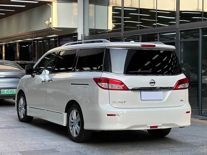 Toyota HiAce GranCabin — фото 13