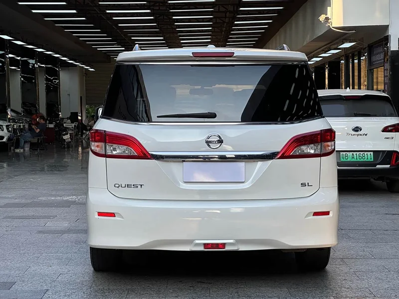 Toyota HiAce GranCabin — фото 14