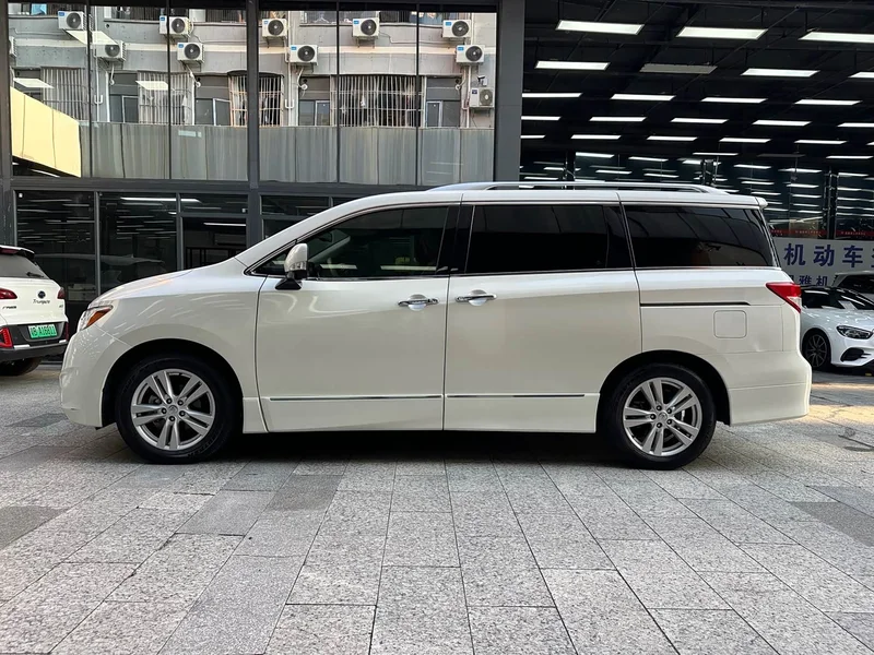 Toyota HiAce GranCabin — фото 16