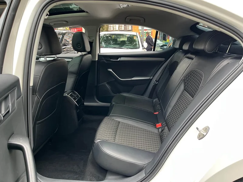 Skoda Superb — фото 10