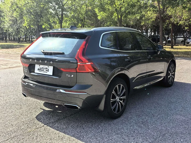 Volvo XC60 — фото 4
