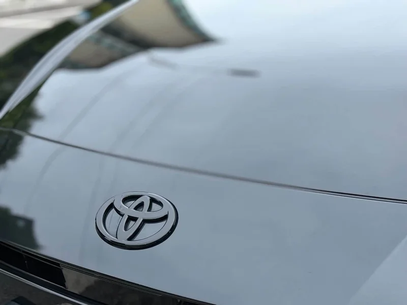 Toyota Camry — фото 5