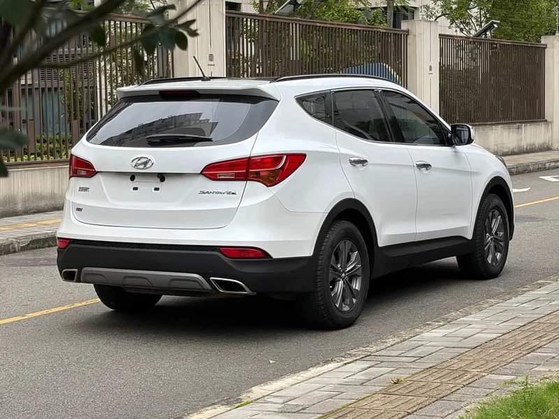 Hyundai Santa Fe — фото 10