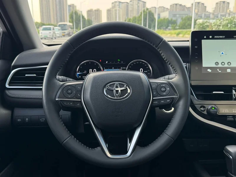 Toyota Camry — фото 26