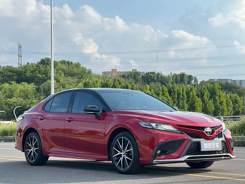 Toyota Camry — фото 3