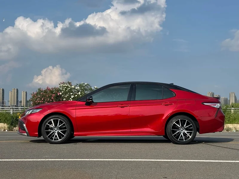 Toyota Camry — фото 6