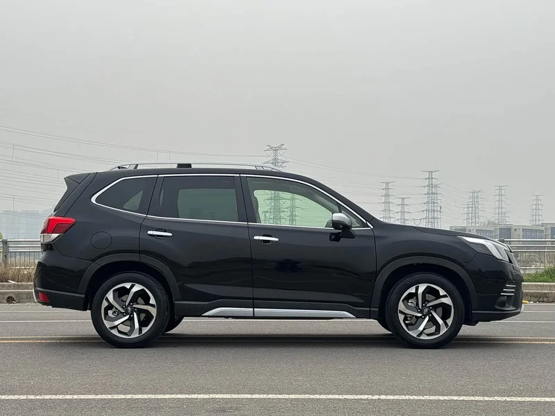 Subaru Forester — фото 4