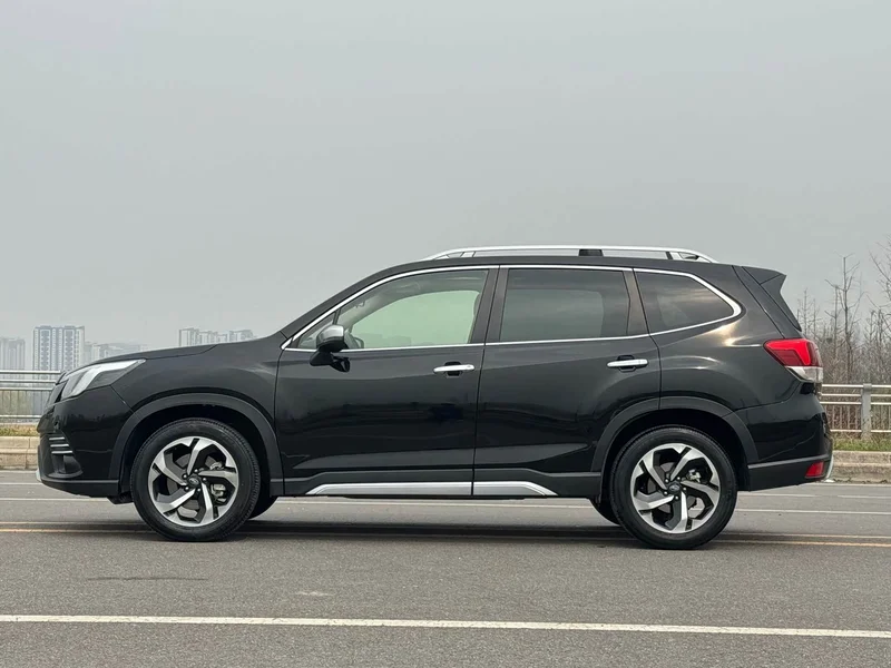 Subaru Forester — фото 7