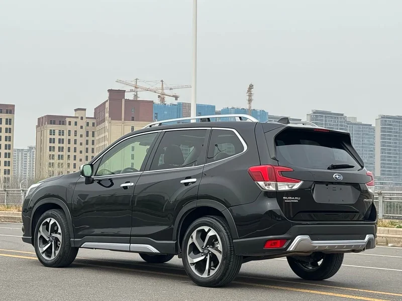 Subaru Forester — фото 8