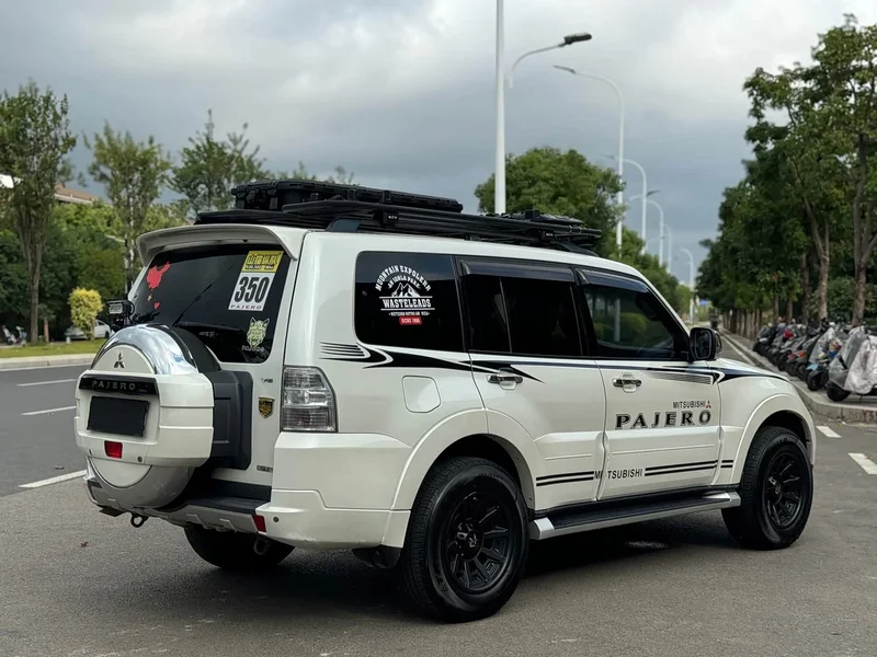 Mitsubishi Pajero (Imported) — фото 13