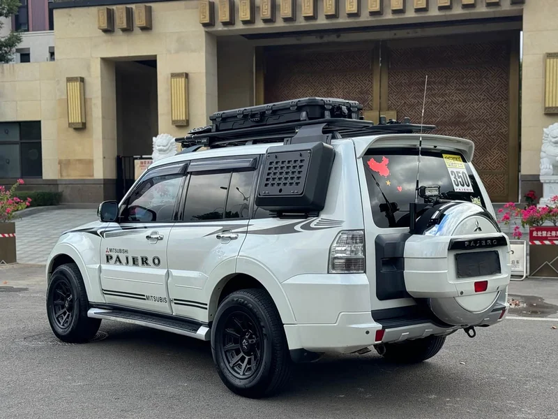 Mitsubishi Pajero (Imported) — фото 15