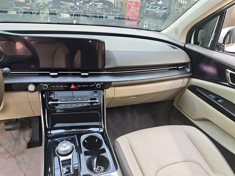 Kia Carnival — фото 10