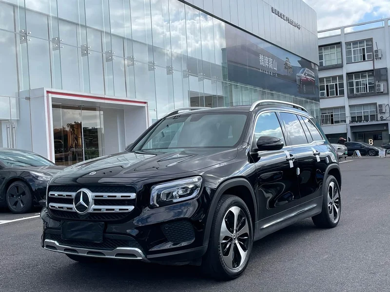 Mercedes-Benz GLB — фото 1