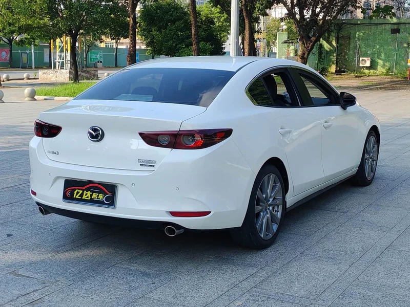 Mazda 3 Axela — фото 28