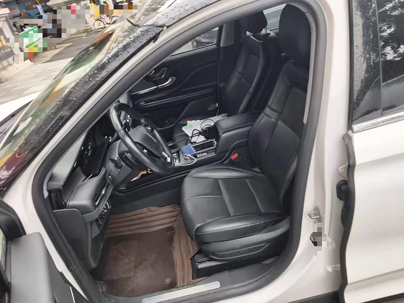 Jeep Renegade — фото 11