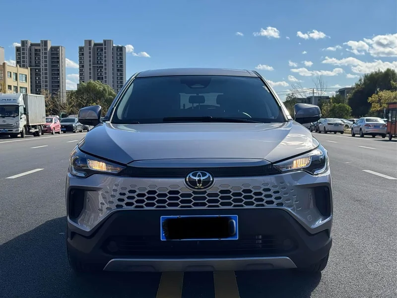 Toyota Corolla Cross — фото 1