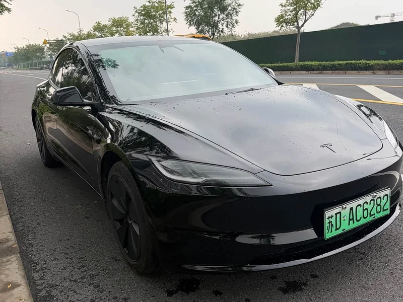 Tesla Model 3 — фото 3
