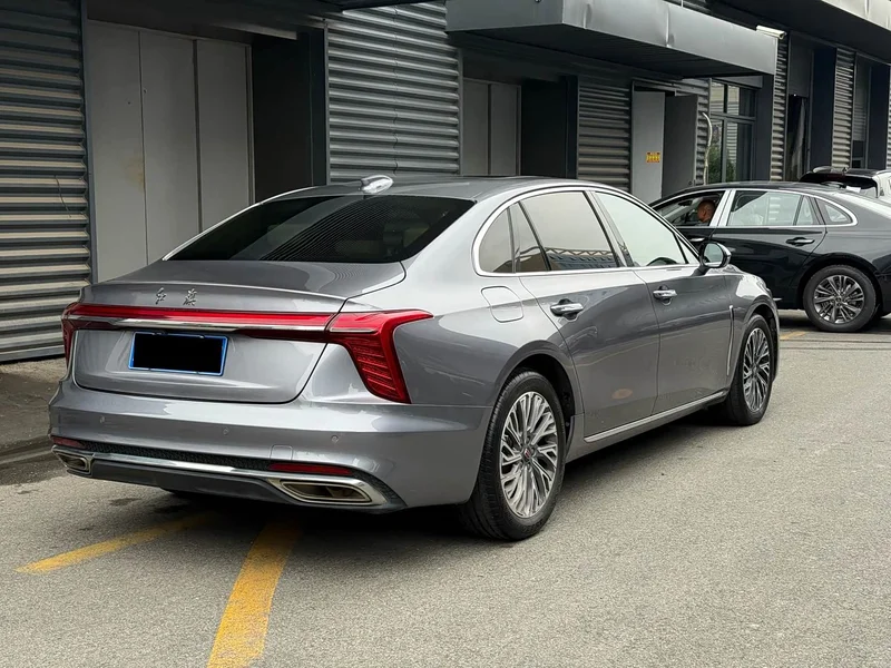 Hongqi H5 — фото 3