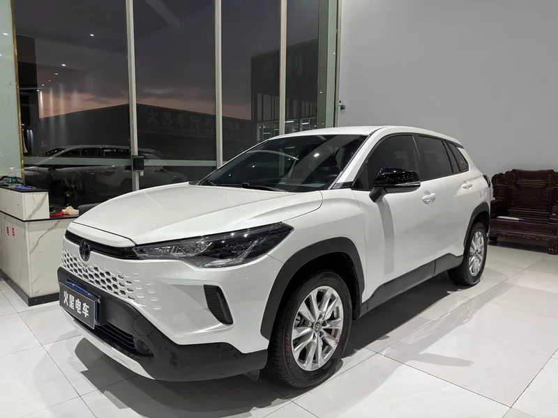Toyota Corolla Cross — фото 1