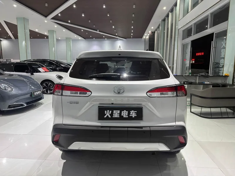 Toyota Corolla Cross — фото 12