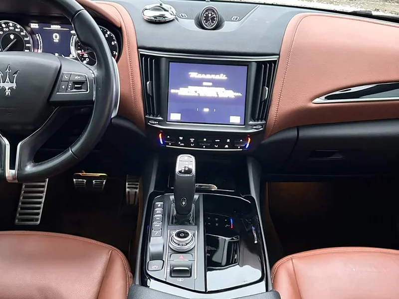 Maserati Levante — фото 20
