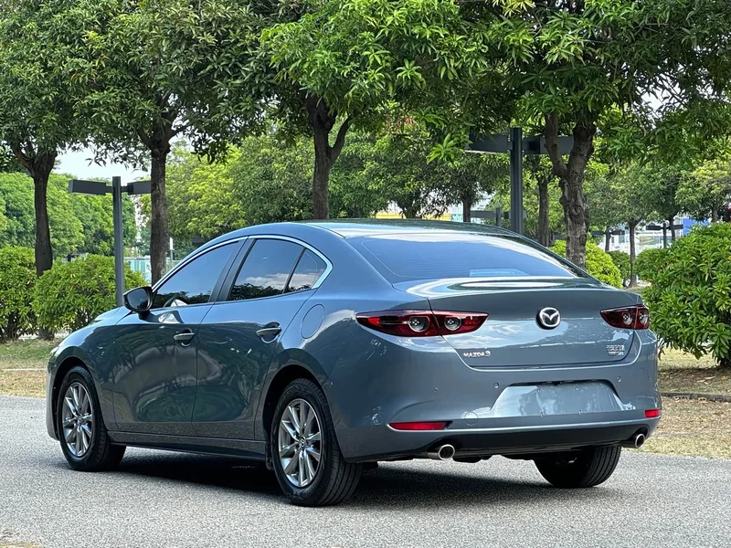 Mazda 3 Axela — фото 28