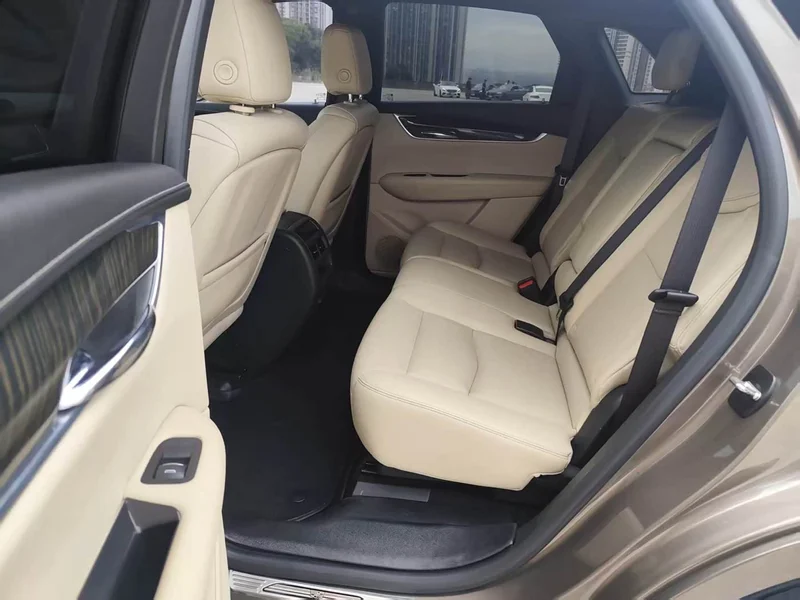 Cadillac XT5 — фото 15