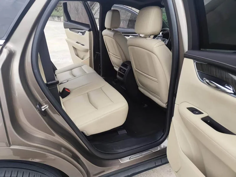 Cadillac XT5 — фото 18