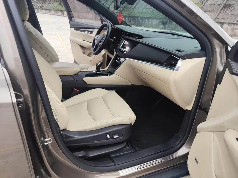 Cadillac XT5 — фото 19