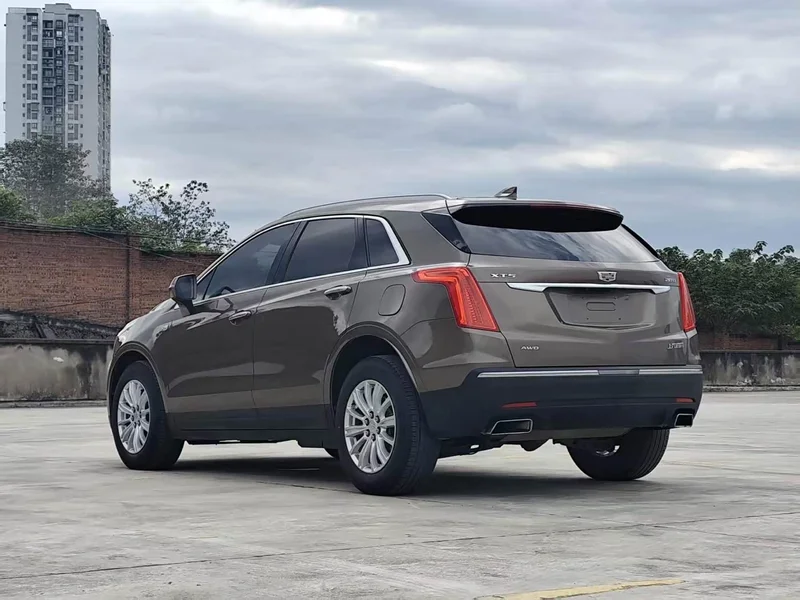Cadillac XT5 — фото 6