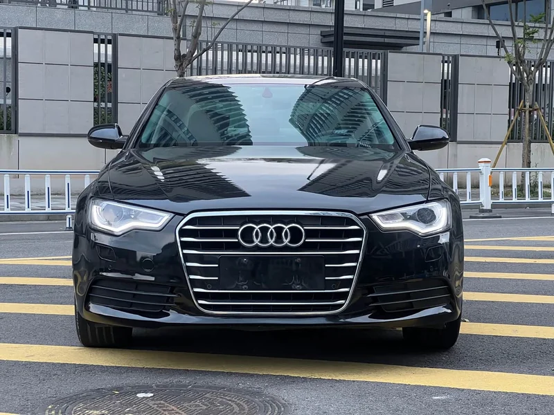 Audi A6L — фото 1