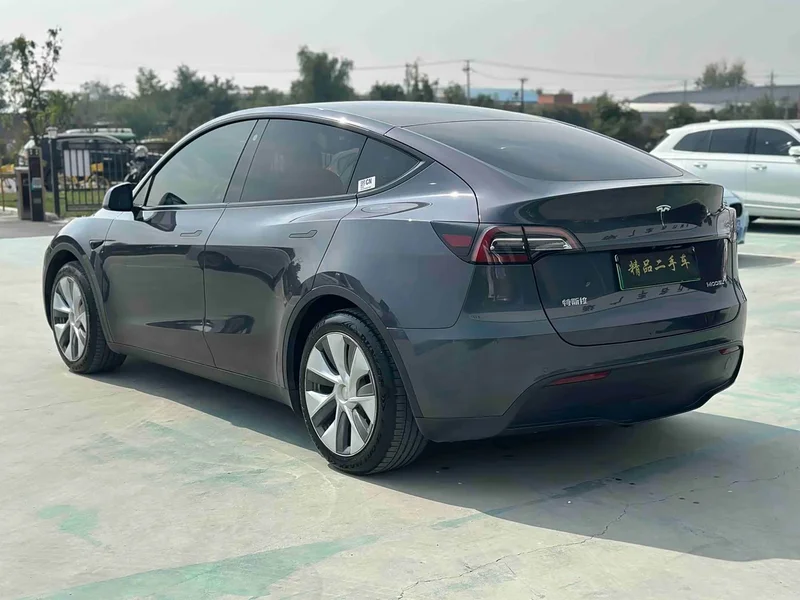 Tesla Model Y — фото 7