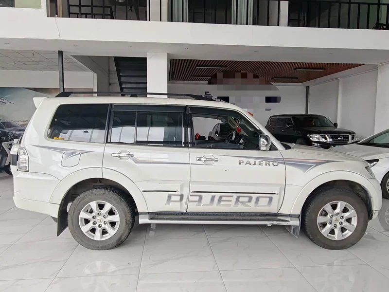 Mitsubishi Pajero — фото 9