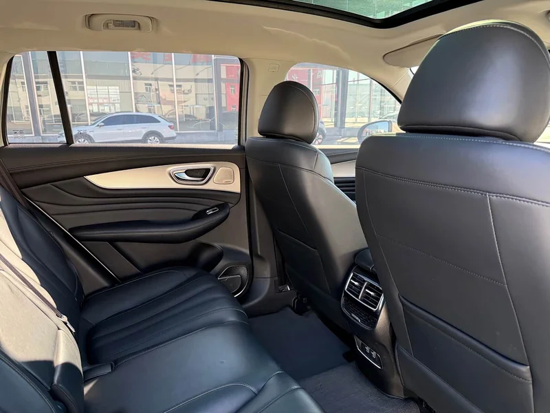 Roewe RX5 eMAX — фото 17