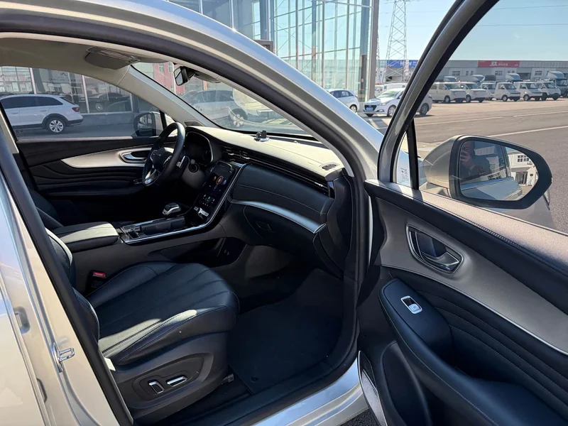 Roewe RX5 eMAX — фото 18
