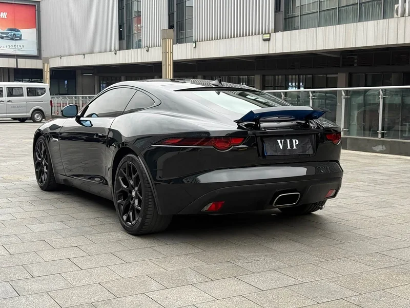 Jaguar F-TYPE — фото 10