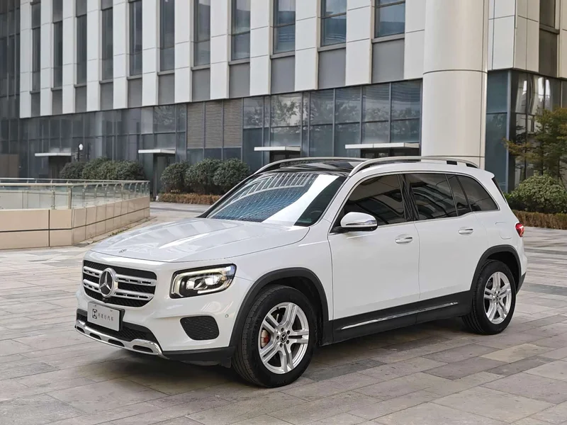 Mercedes-Benz GLB — фото 1