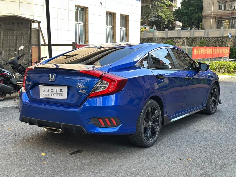 Honda Civic — фото 6