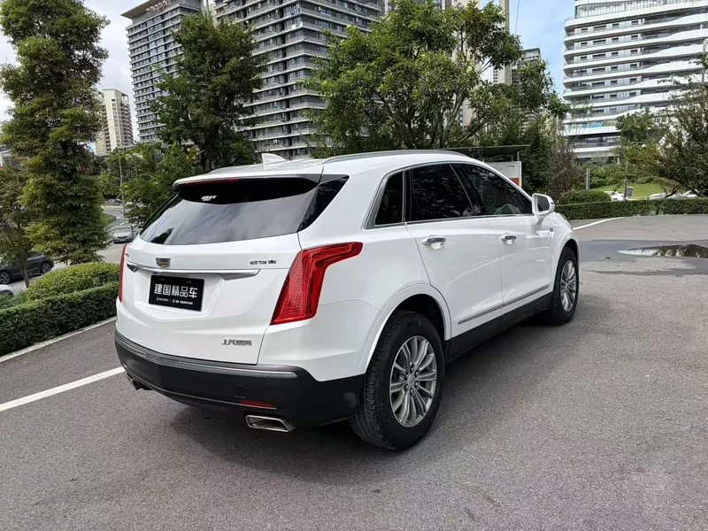 Cadillac XT5 — фото 15