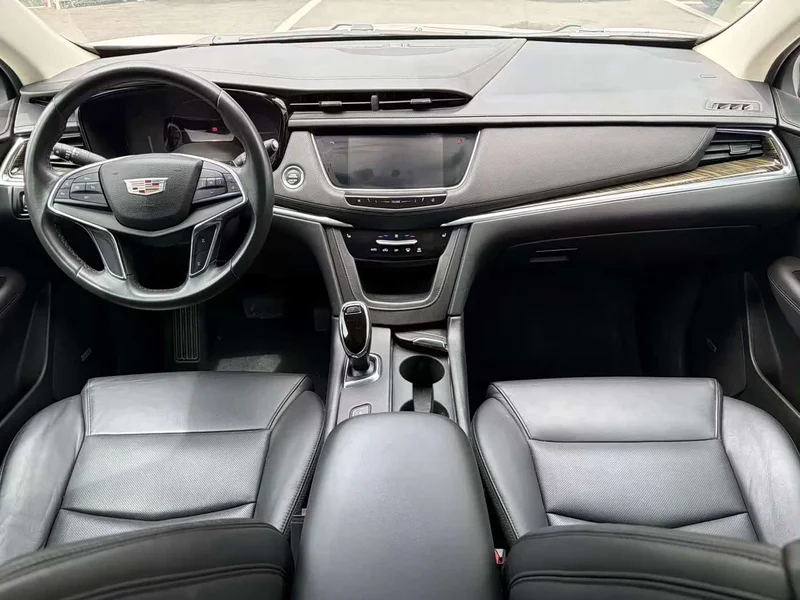 Cadillac XT5 — фото 17