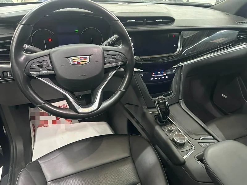 Cadillac XT6 — фото 10
