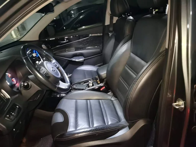 Kia Sorento — фото 11
