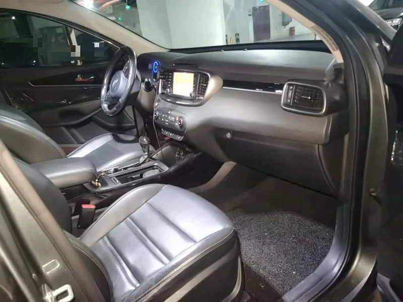 Kia Sorento — фото 19