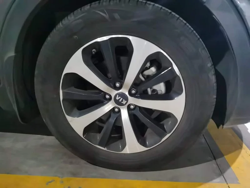 Kia Sorento — фото 24