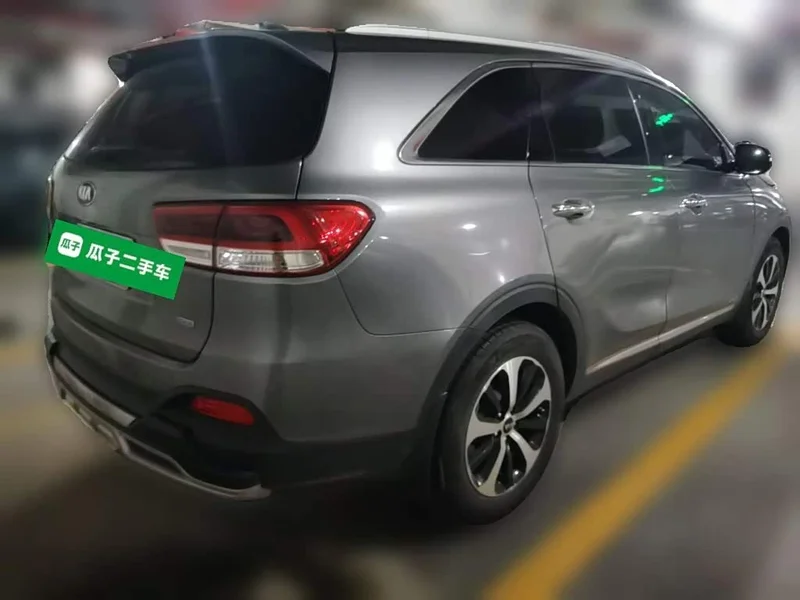 Kia Sorento — фото 4
